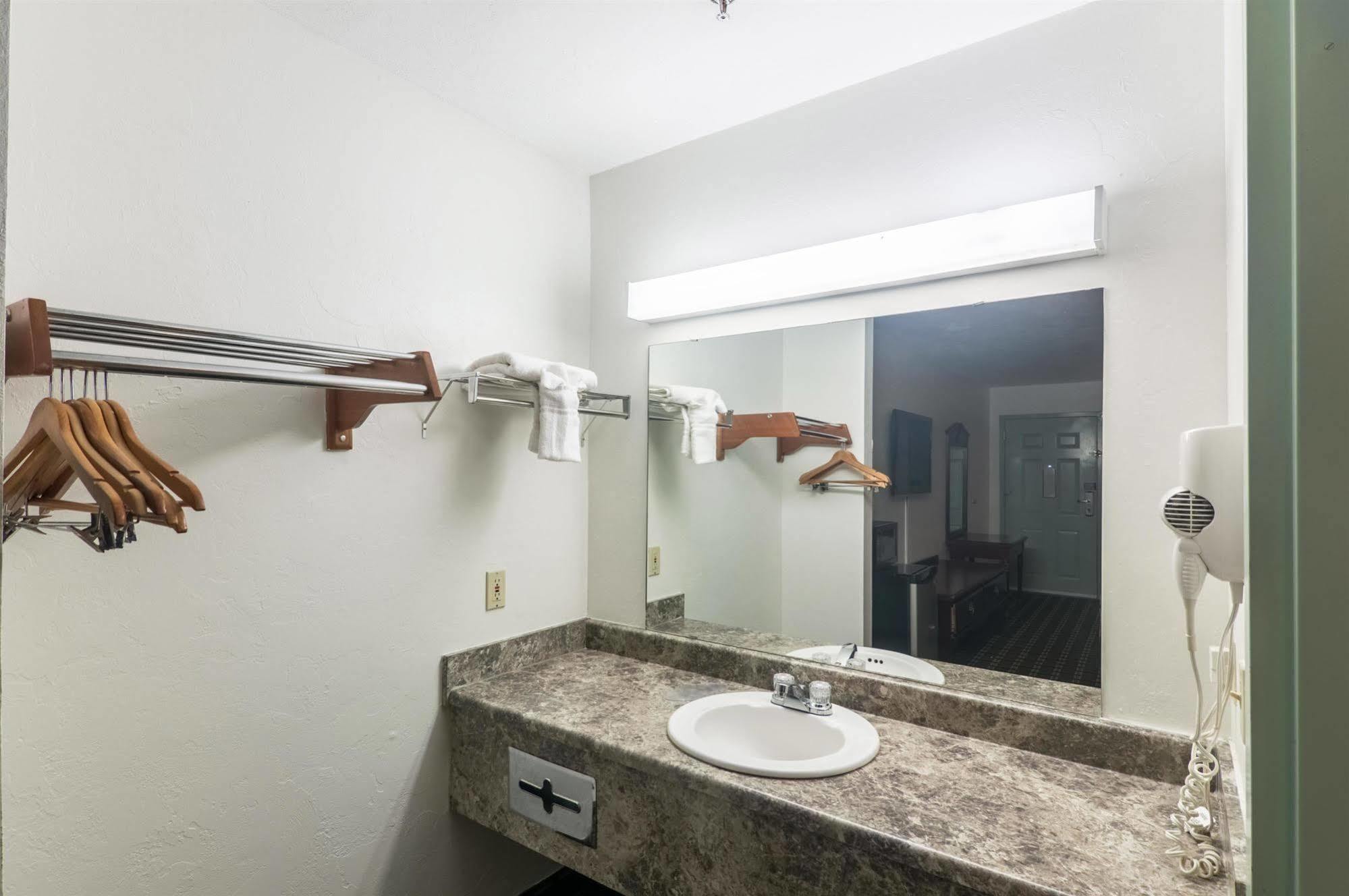 Motel 6 Erick מראה חיצוני תמונה