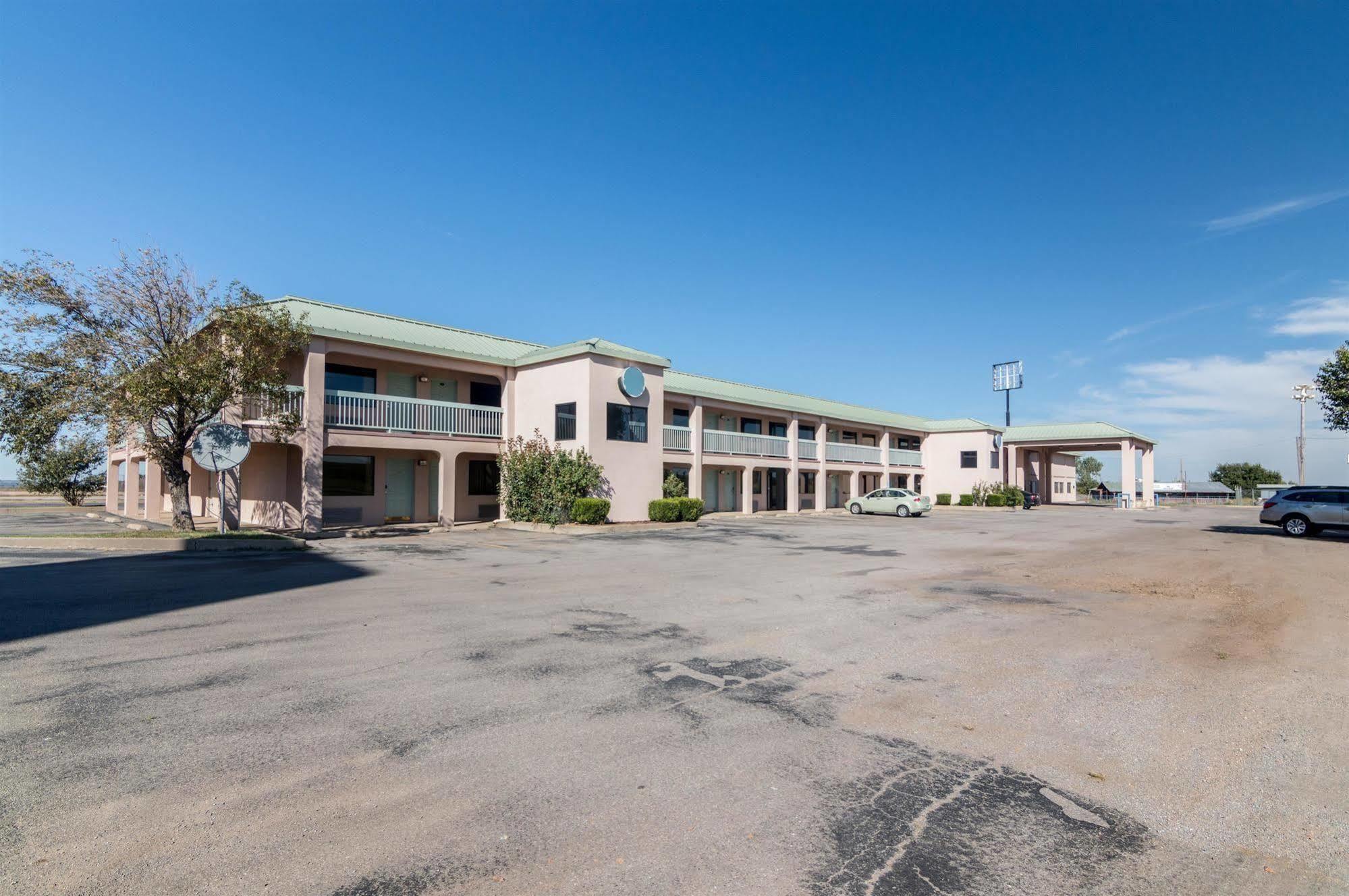 Motel 6 Erick מראה חיצוני תמונה