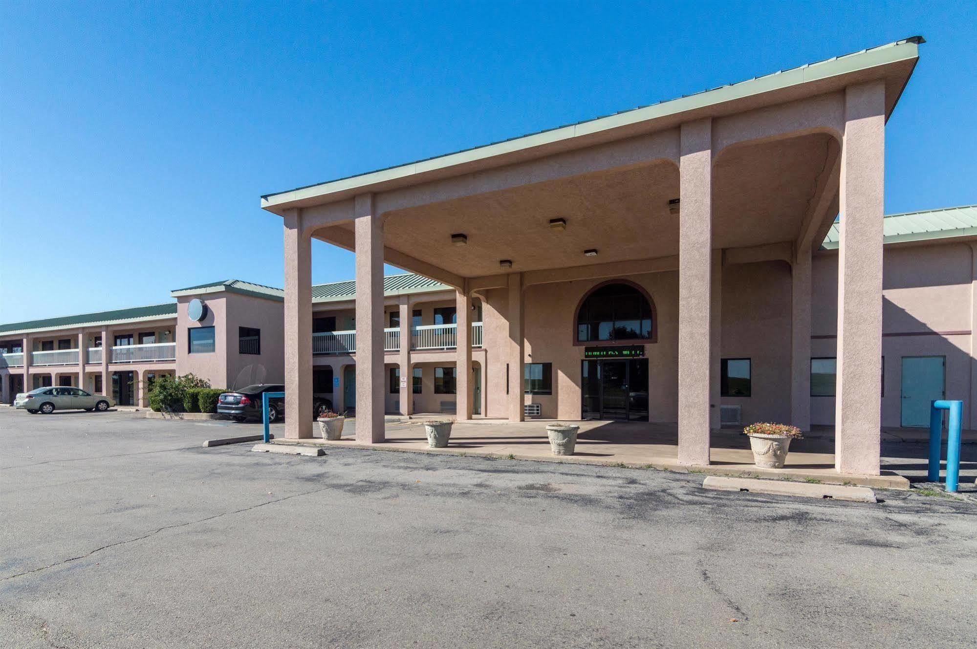 Motel 6 Erick מראה חיצוני תמונה